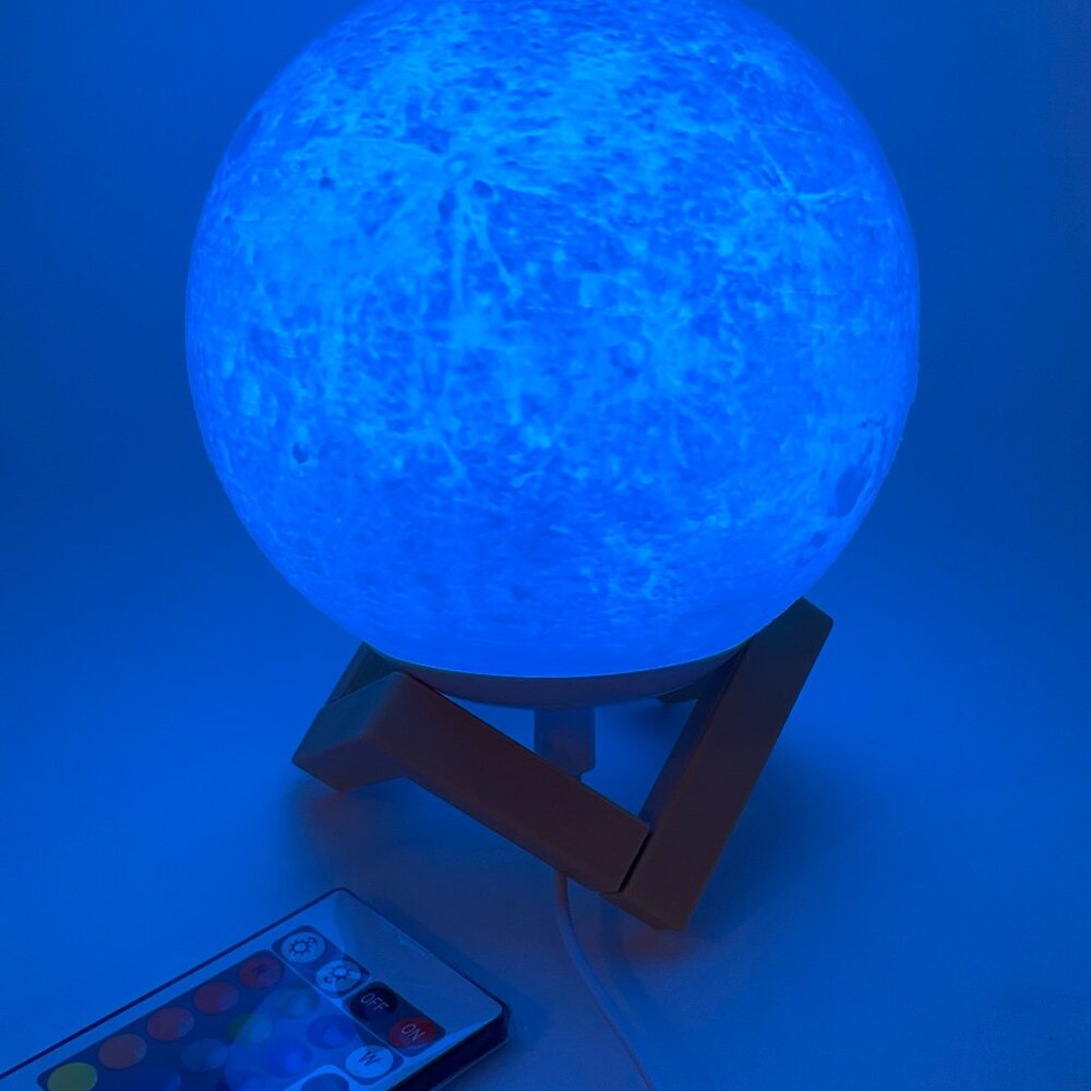 NIB LED Color Changing Moon Lamp Nightlight - Picture 6 of 9